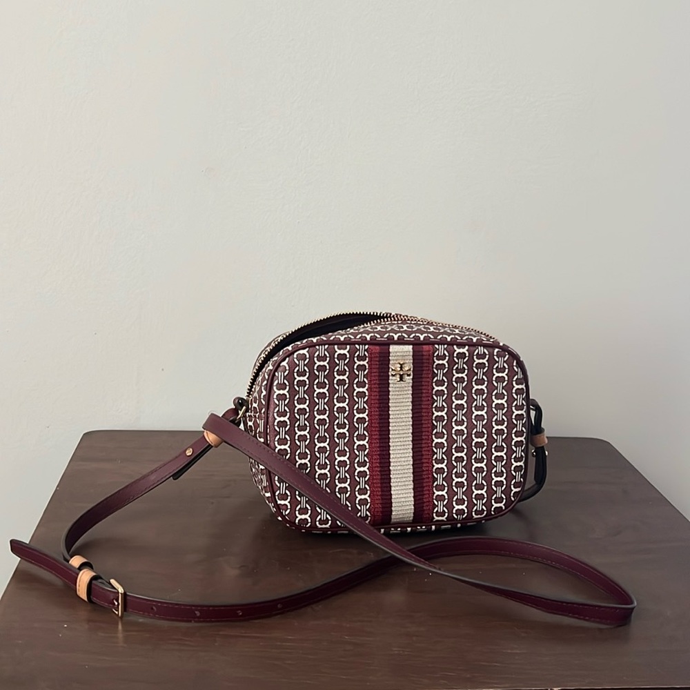 Tory Burch Gemini Link burgundy crossbody bag